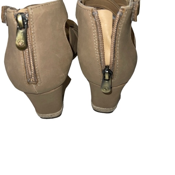 Adrienne Vittadini Women's Sandals Size 10M Tan Fabric "Timmy" Zip Close Wedge - Picture 7 of 13